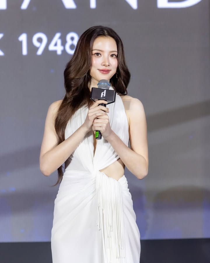 ใบเฟิร์น - พิมพ์ชนก ลือวิเศษไพบูลย์