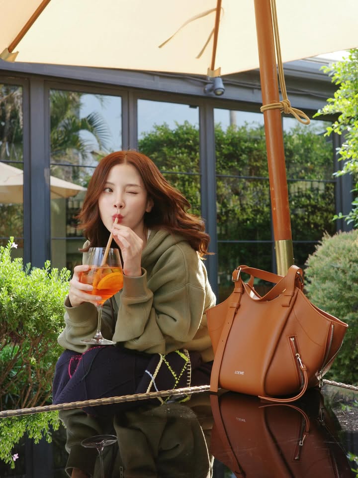 ใบเฟิร์น - พิมพ์ชนก ลือวิเศษไพบูลย์