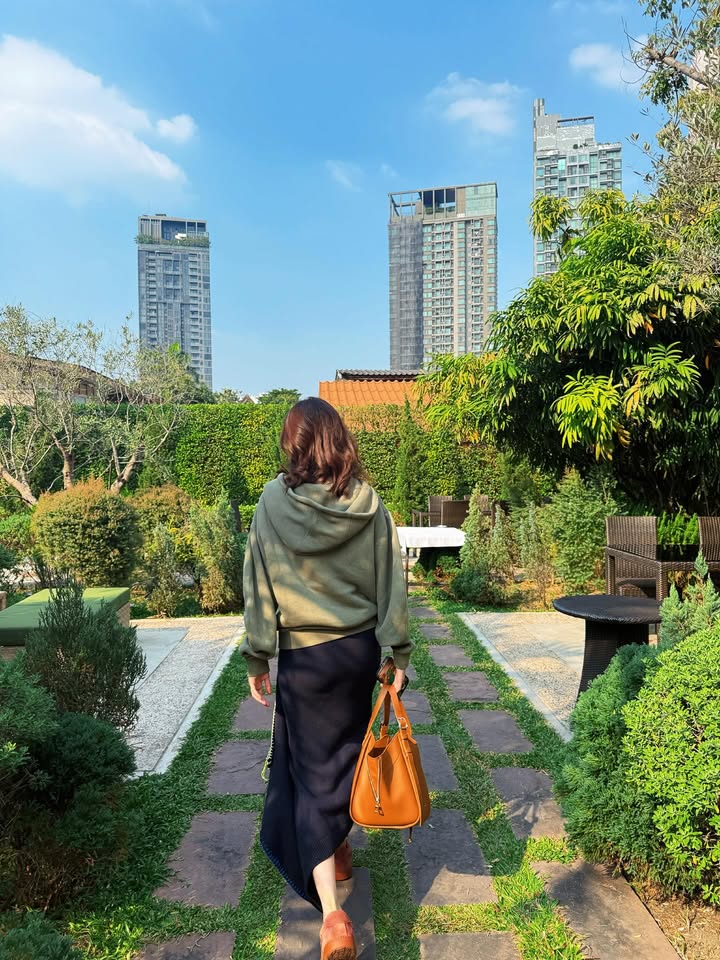 ใบเฟิร์น - พิมพ์ชนก ลือวิเศษไพบูลย์