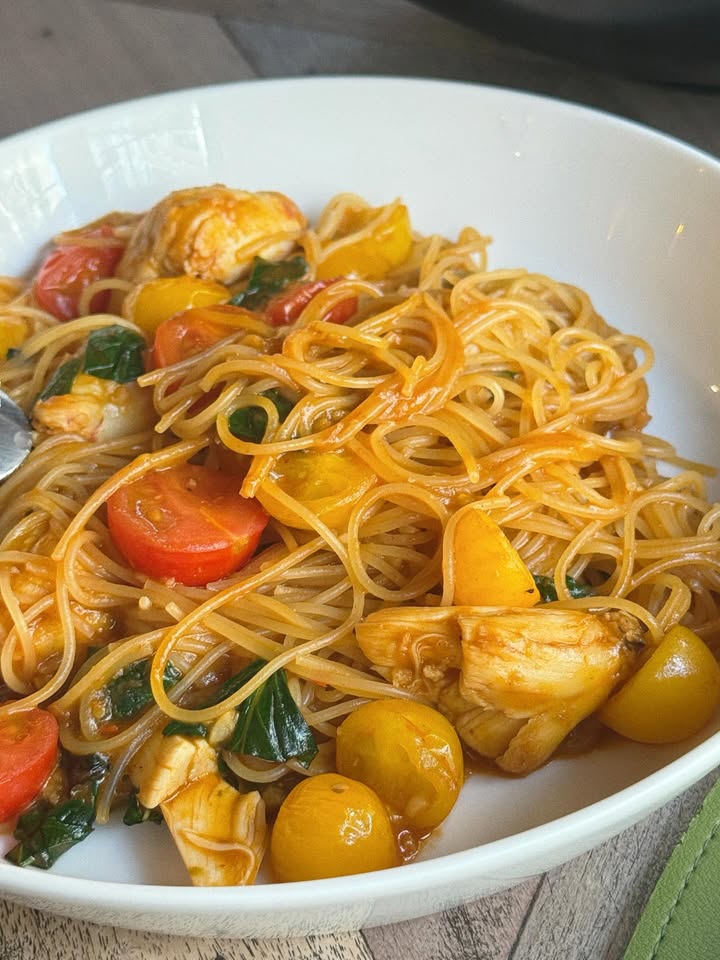 ใบเฟิร์น - พิมพ์ชนก ลือวิเศษไพบูลย์