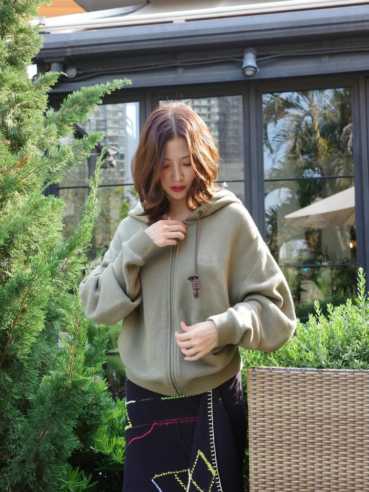 ใบเฟิร์น - พิมพ์ชนก ลือวิเศษไพบูลย์