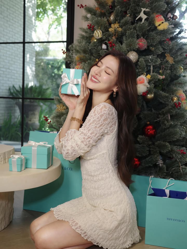 ใบเฟิร์น - พิมพ์ชนก ลือวิเศษไพบูลย์