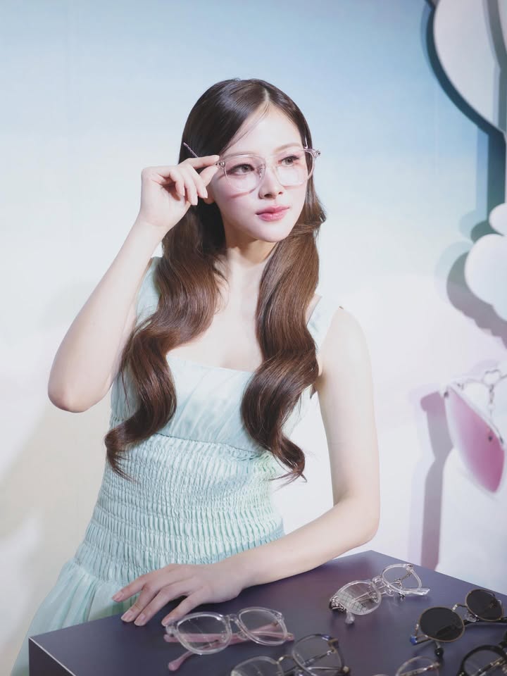 ใบเฟิร์น - พิมพ์ชนก ลือวิเศษไพบูลย์