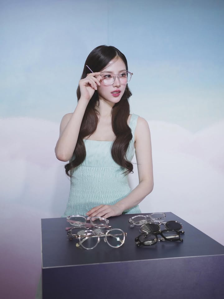 ใบเฟิร์น - พิมพ์ชนก ลือวิเศษไพบูลย์