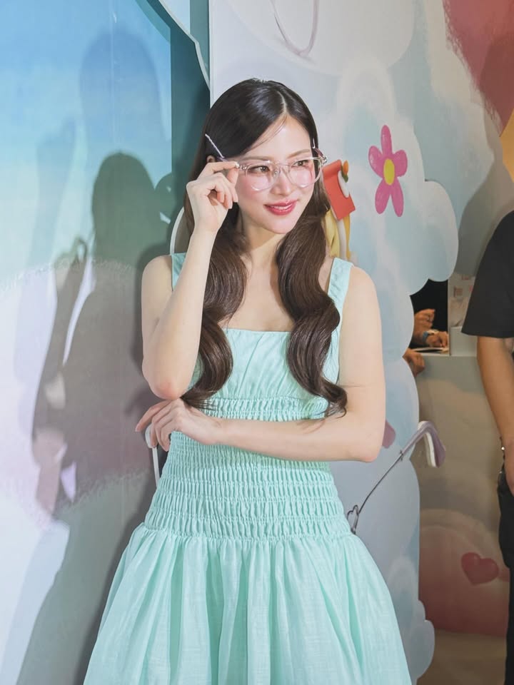 ใบเฟิร์น - พิมพ์ชนก ลือวิเศษไพบูลย์