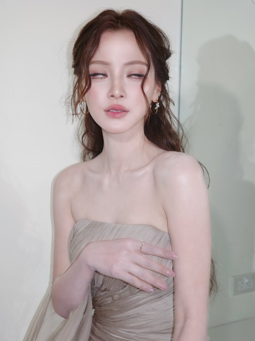 ใบเฟิร์น - พิมพ์ชนก ลือวิเศษไพบูลย์