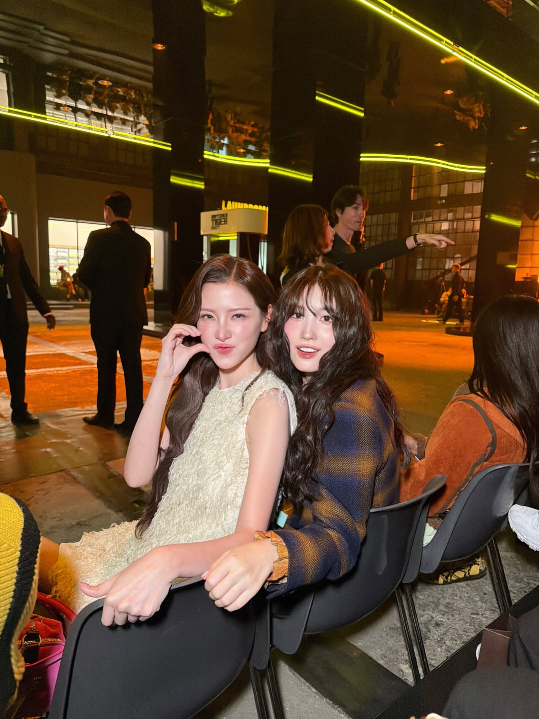 ใบเฟิร์น - พิมพ์ชนก ลือวิเศษไพบูลย์