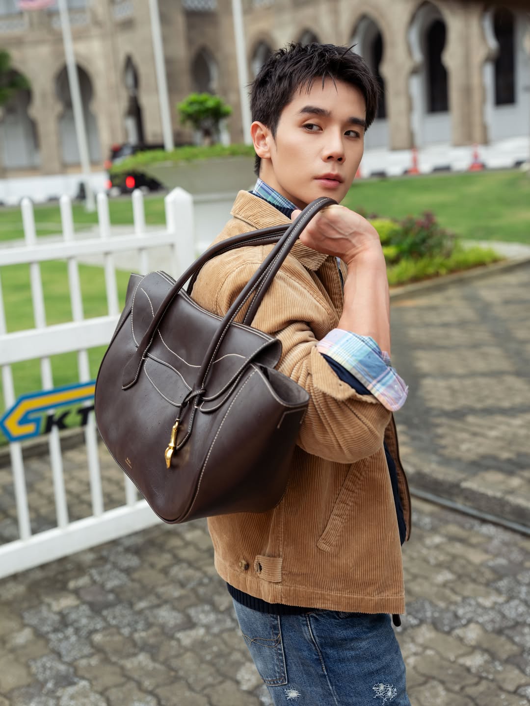 จิมมี่ - จิตรพล โพธิวิหค