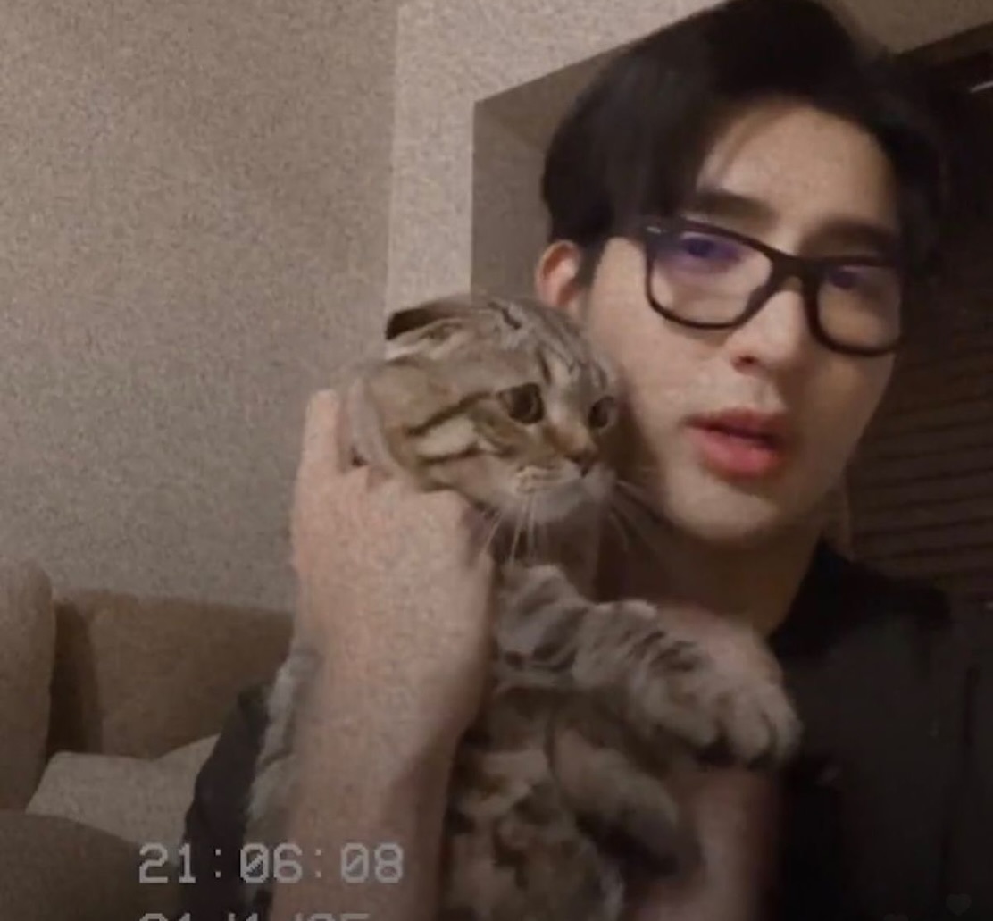 เอิร์ท - พิรพัฒน์ วัฒนเศรษสิริ