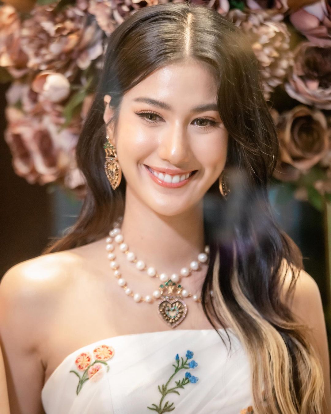 พิ้งค์พลอย - ปภาวดี ชาญสมอน