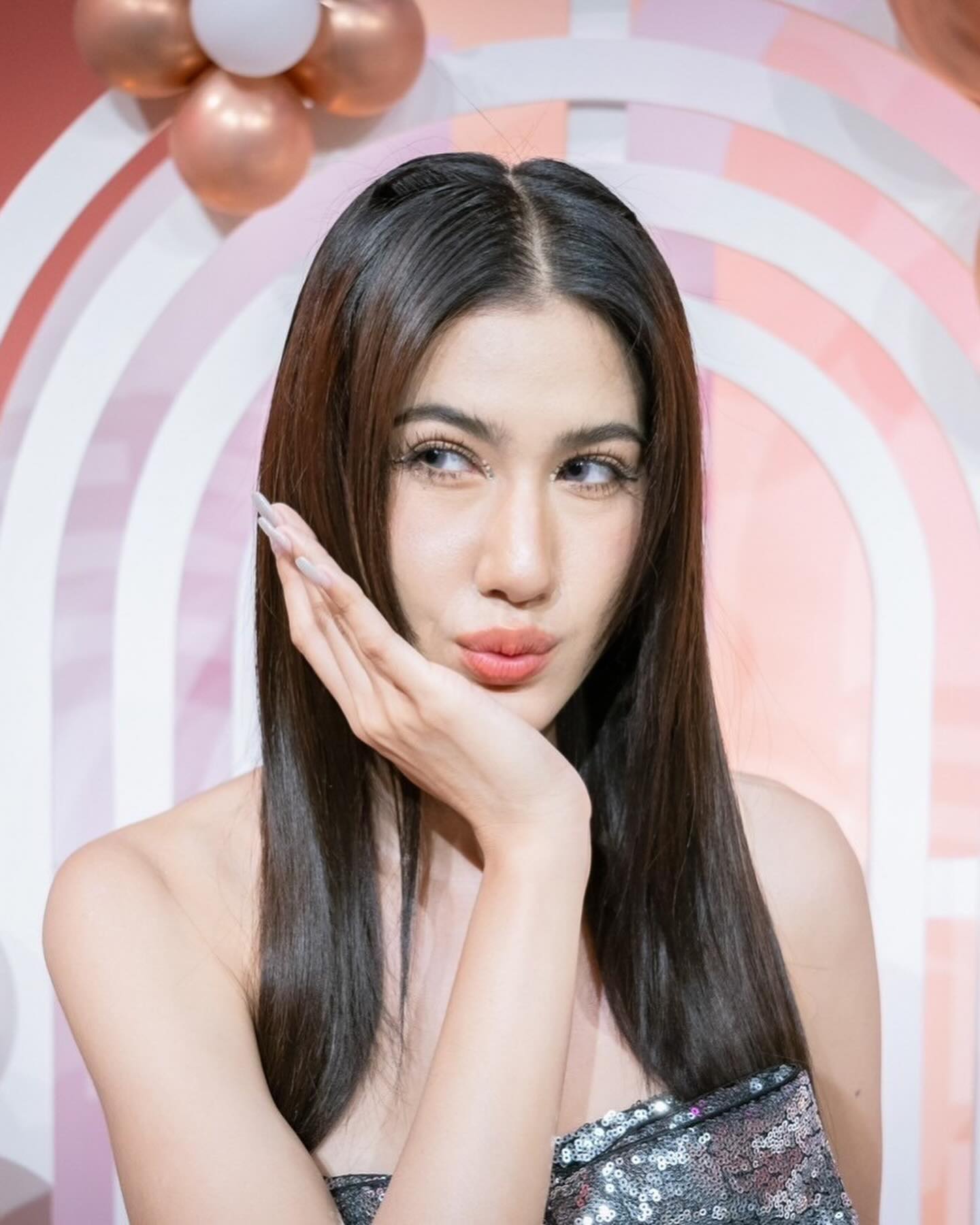 พิ้งค์พลอย - ปภาวดี ชาญสมอน