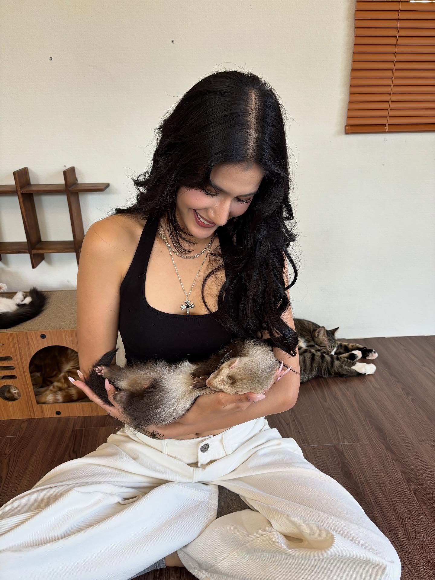 พิ้งค์พลอย - ปภาวดี ชาญสมอน