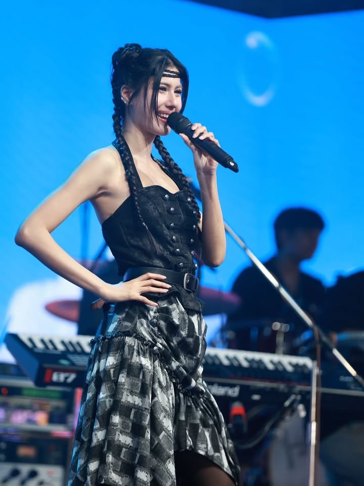 พิ้งค์พลอย - ปภาวดี ชาญสมอน