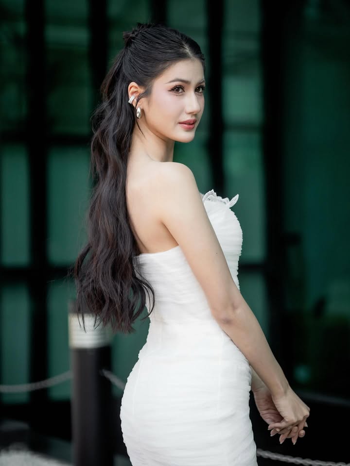 พิ้งค์พลอย - ปภาวดี ชาญสมอน