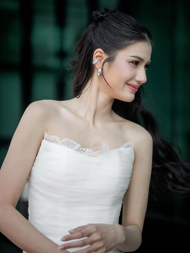 พิ้งค์พลอย - ปภาวดี ชาญสมอน