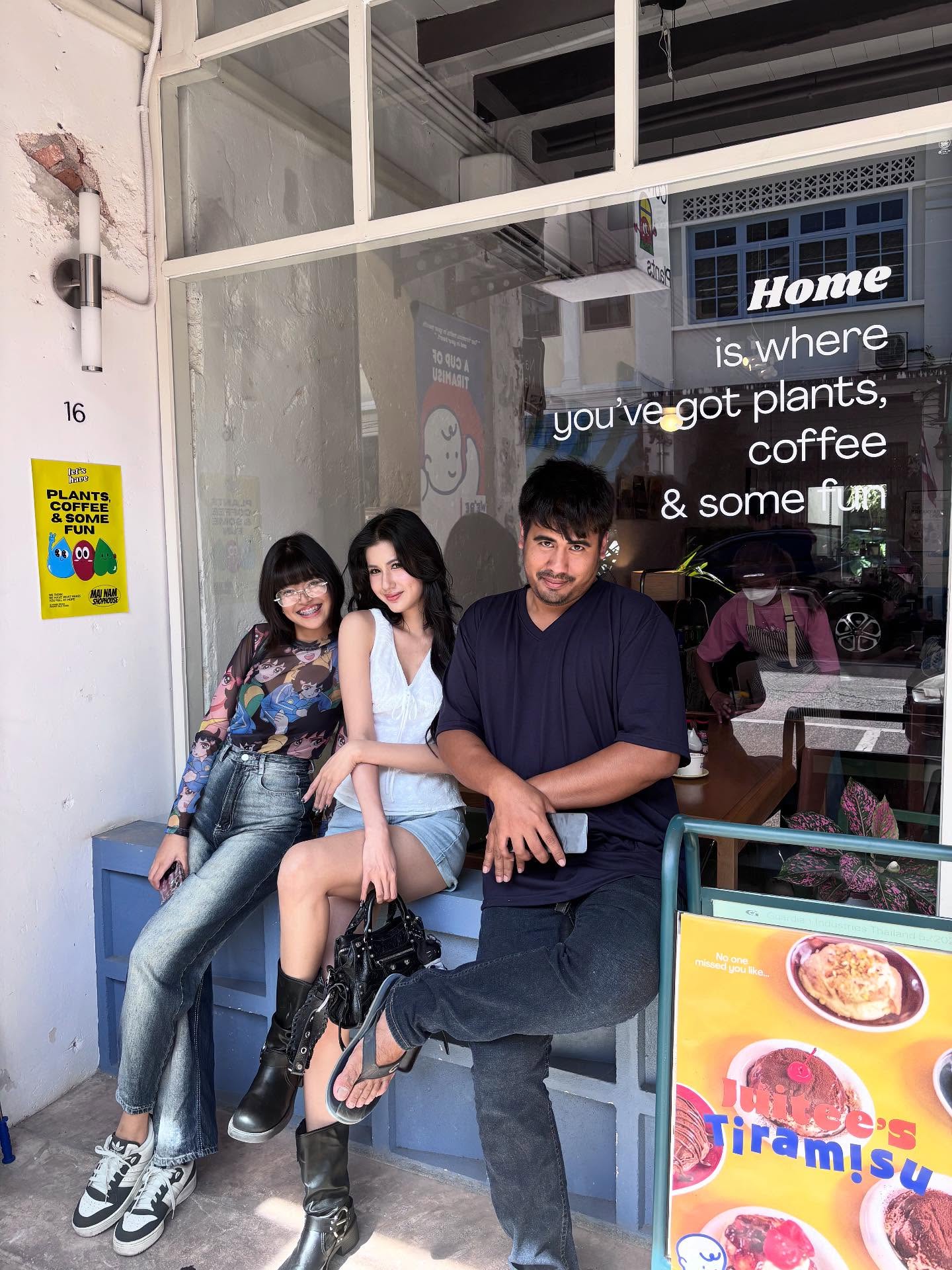 พิ้งค์พลอย - ปภาวดี ชาญสมอน