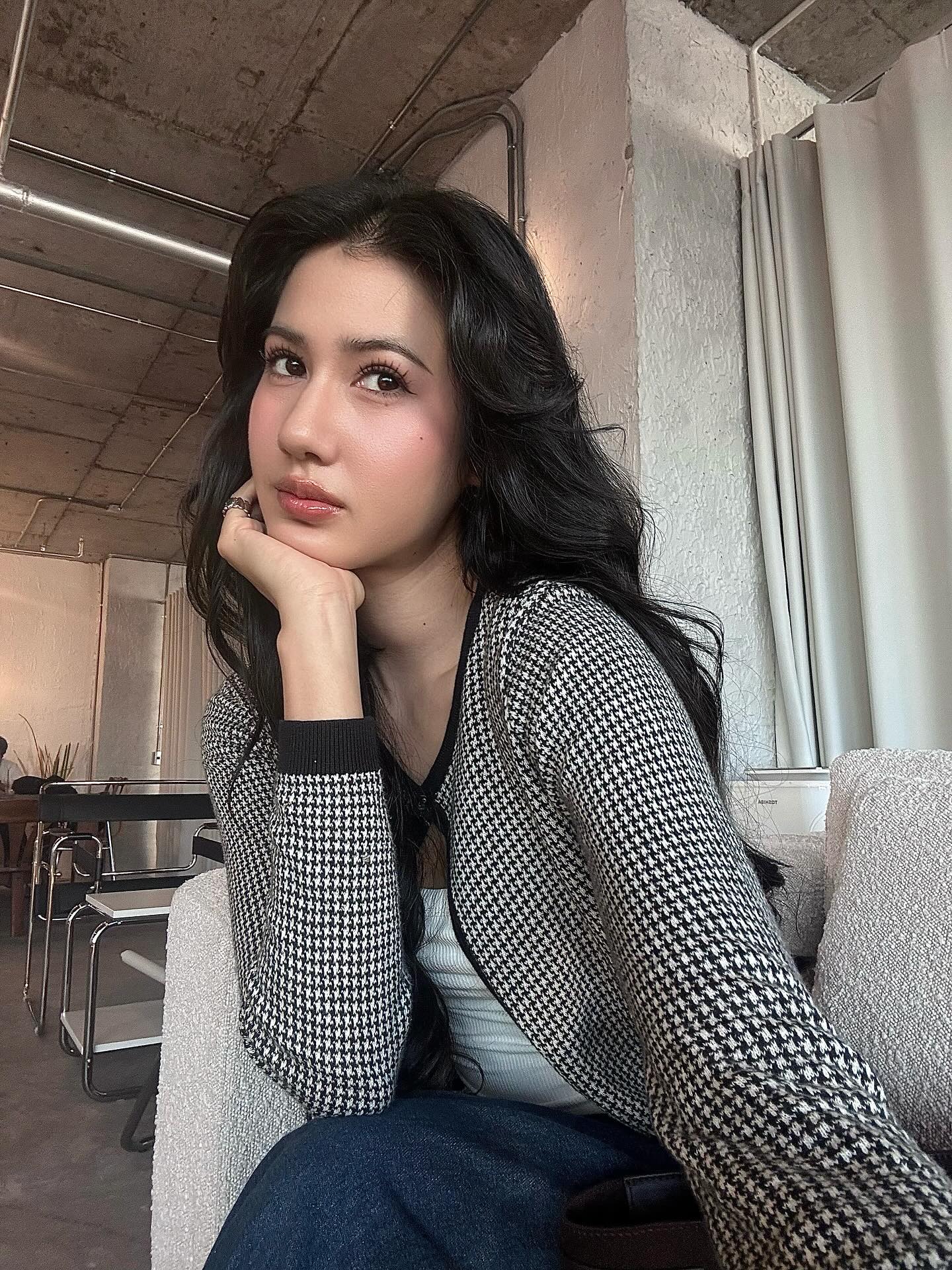 พิ้งค์พลอย - ปภาวดี ชาญสมอน