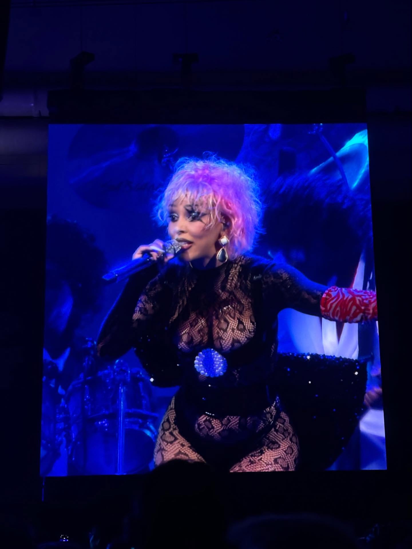 พิ้งค์พลอย - ปภาวดี ชาญสมอน