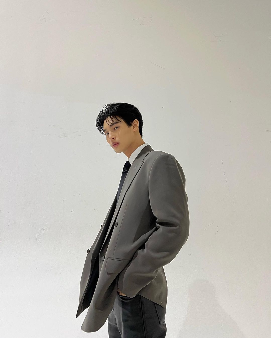 วิน - เมธวิน โอภาสเอี่ยมขจร