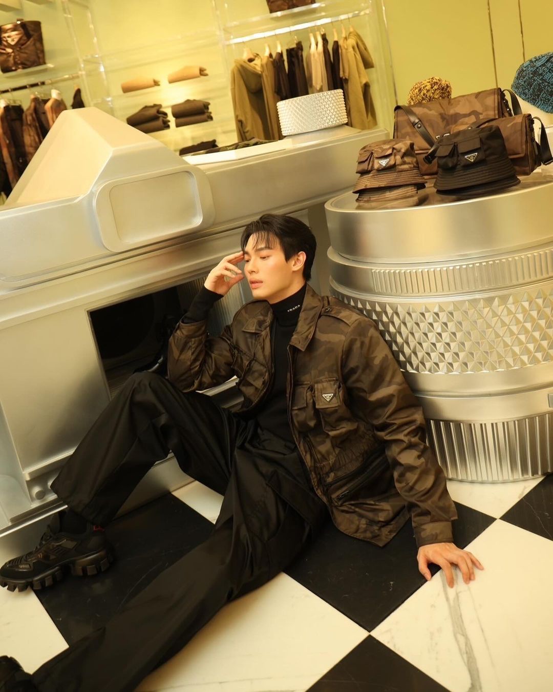 วิน - เมธวิน โอภาสเอี่ยมขจร