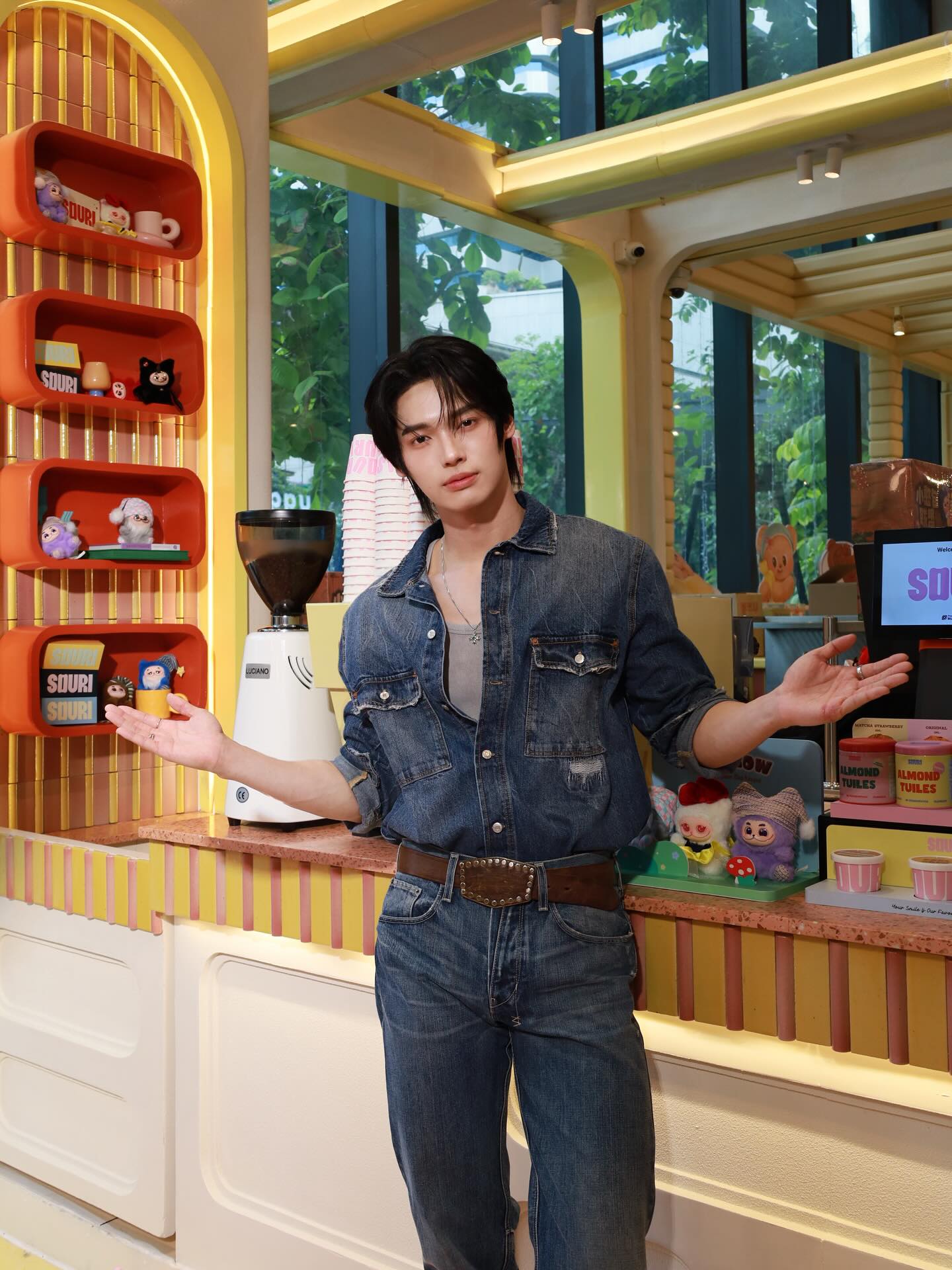 วิน - เมธวิน โอภาสเอี่ยมขจร