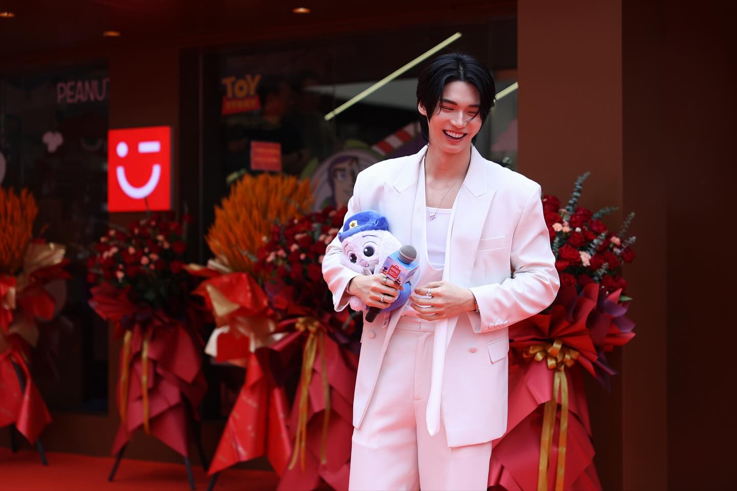 วิน - เมธวิน โอภาสเอี่ยมขจร