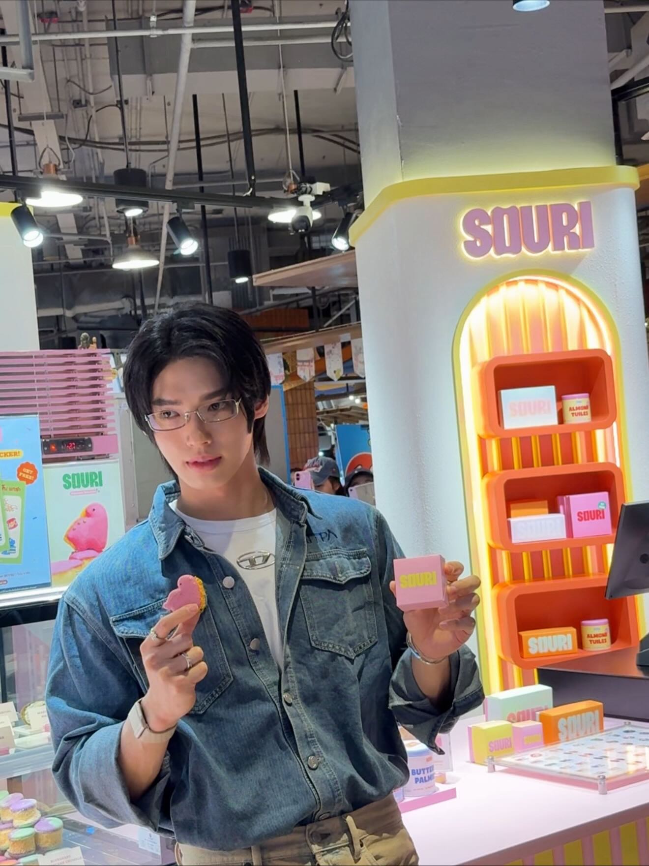 วิน - เมธวิน โอภาสเอี่ยมขจร