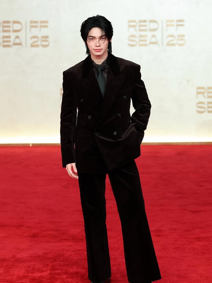 วิน - เมธวิน โอภาสเอี่ยมขจร