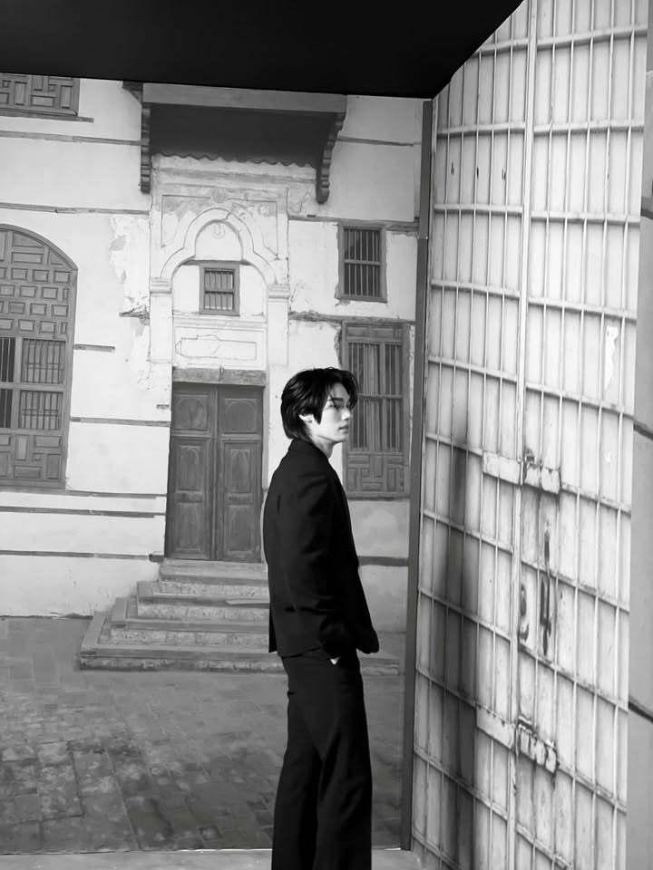 วิน - เมธวิน โอภาสเอี่ยมขจร