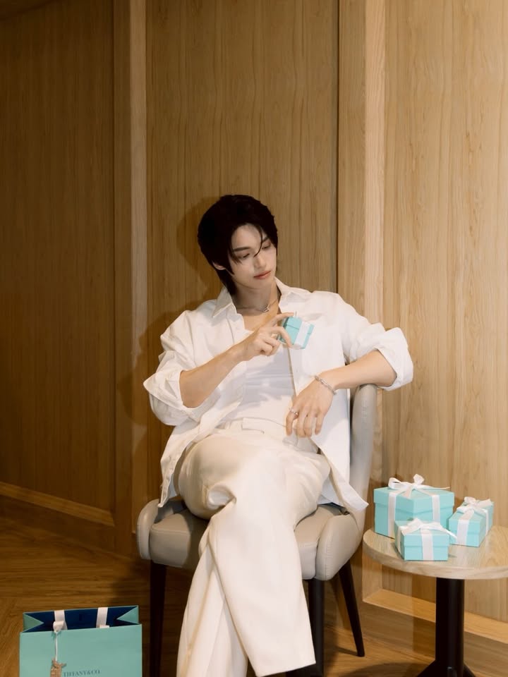 วิน - เมธวิน โอภาสเอี่ยมขจร