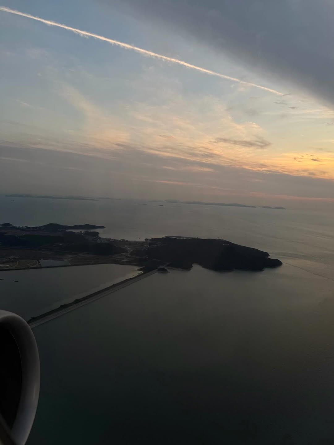 วิน - เมธวิน โอภาสเอี่ยมขจร