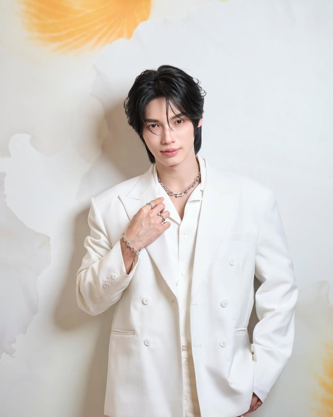 วิน - เมธวิน โอภาสเอี่ยมขจร