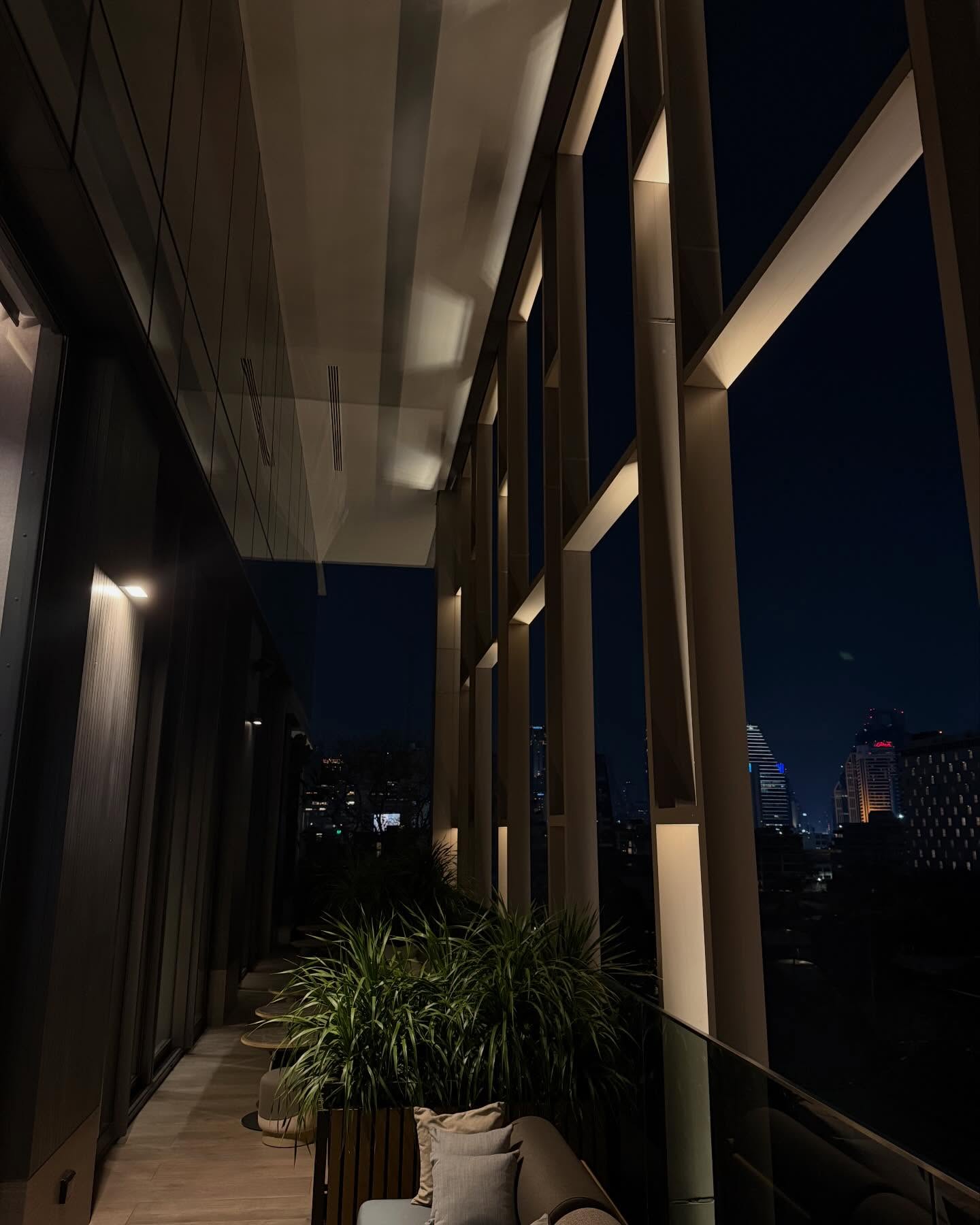 วิน - เมธวิน โอภาสเอี่ยมขจร