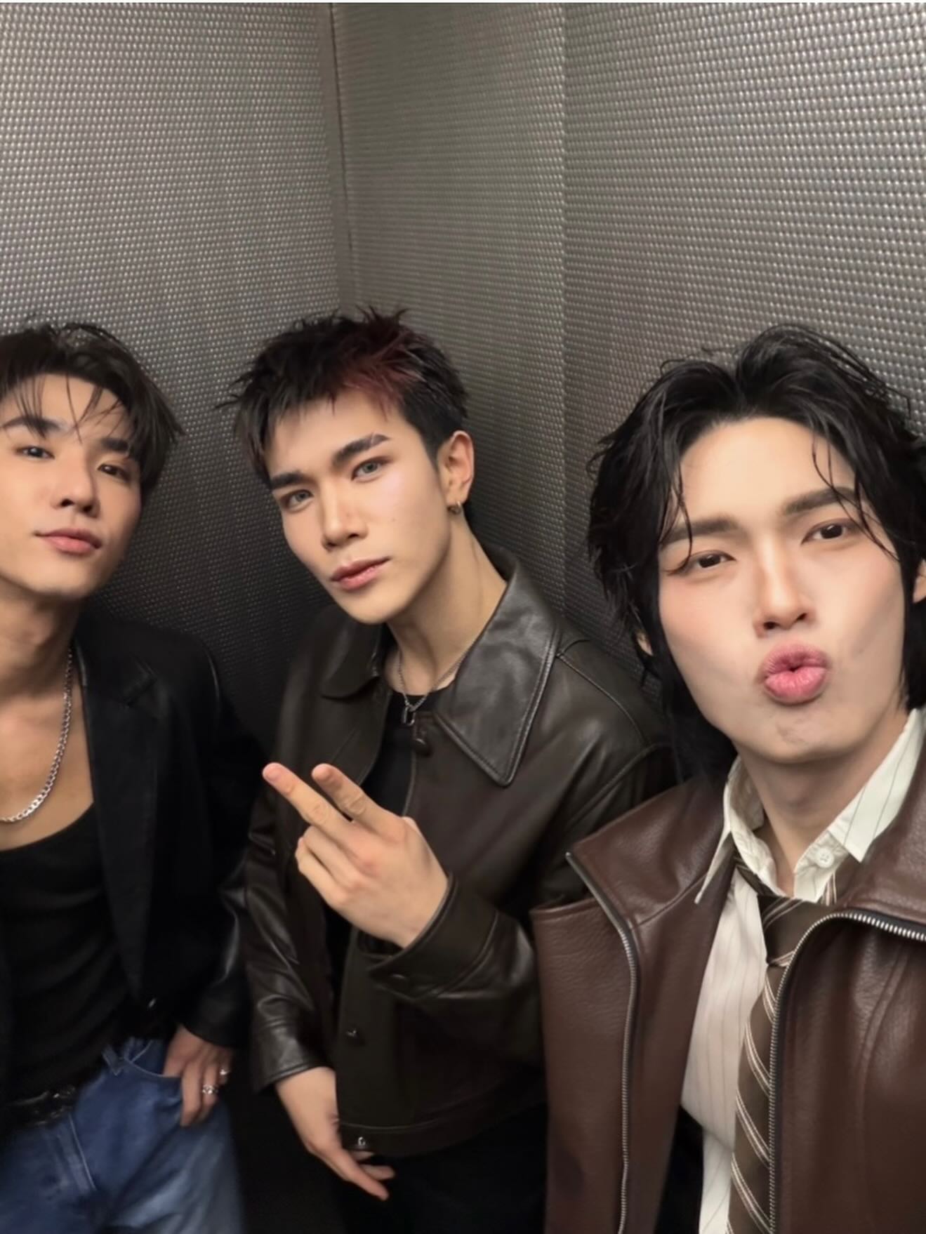 วิน - เมธวิน โอภาสเอี่ยมขจร