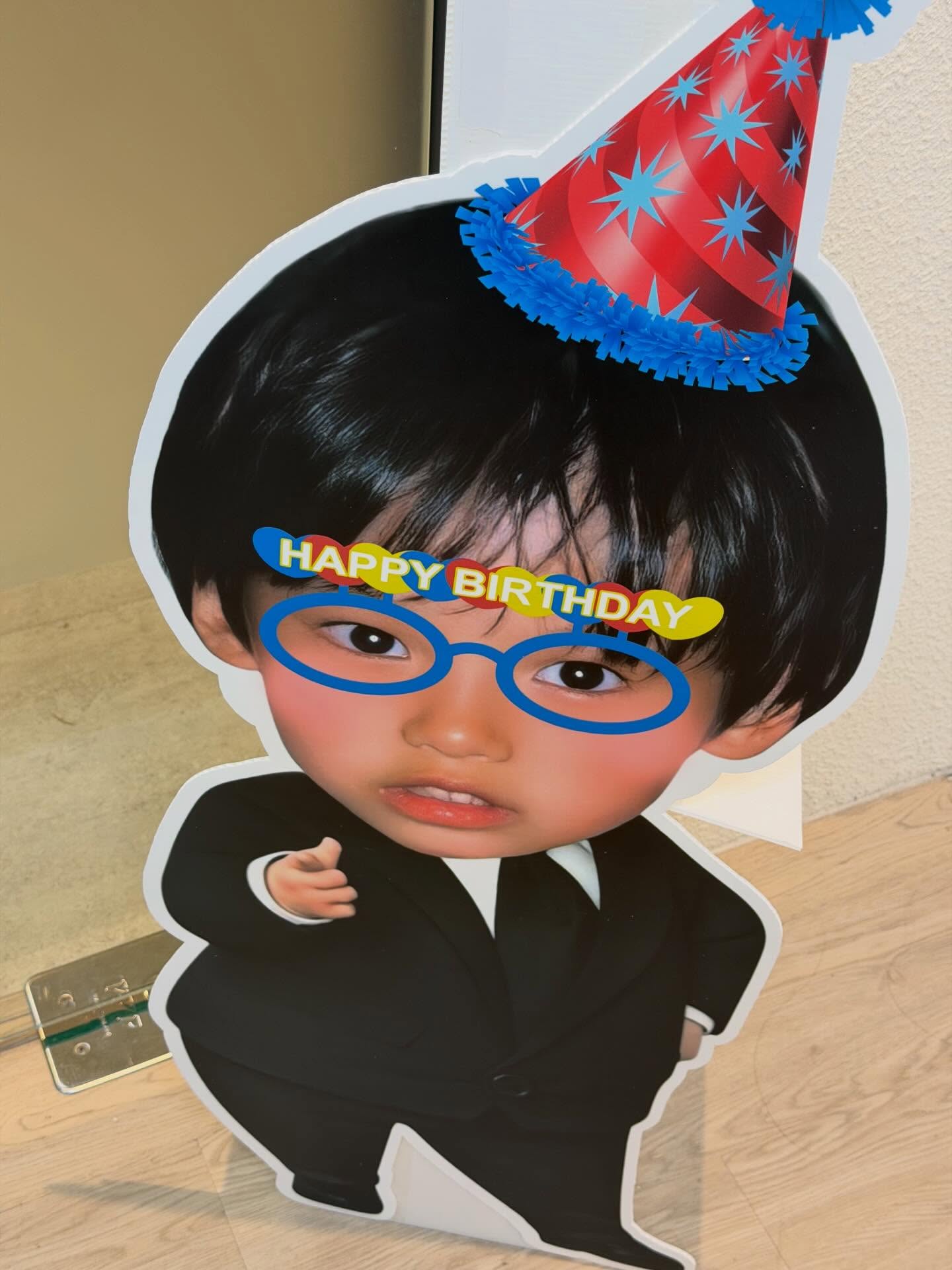 วิน - เมธวิน โอภาสเอี่ยมขจร