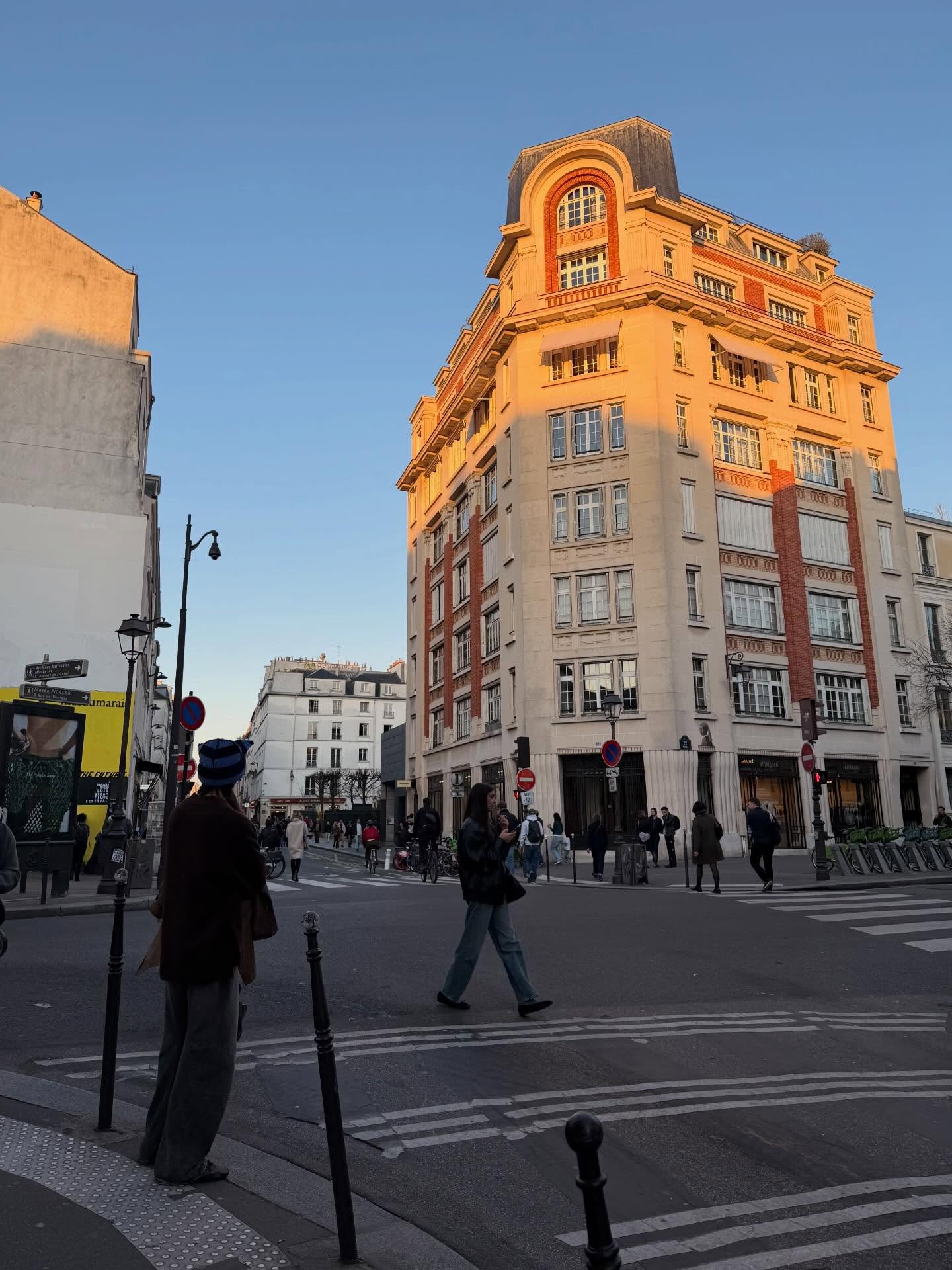 วิน - เมธวิน โอภาสเอี่ยมขจร