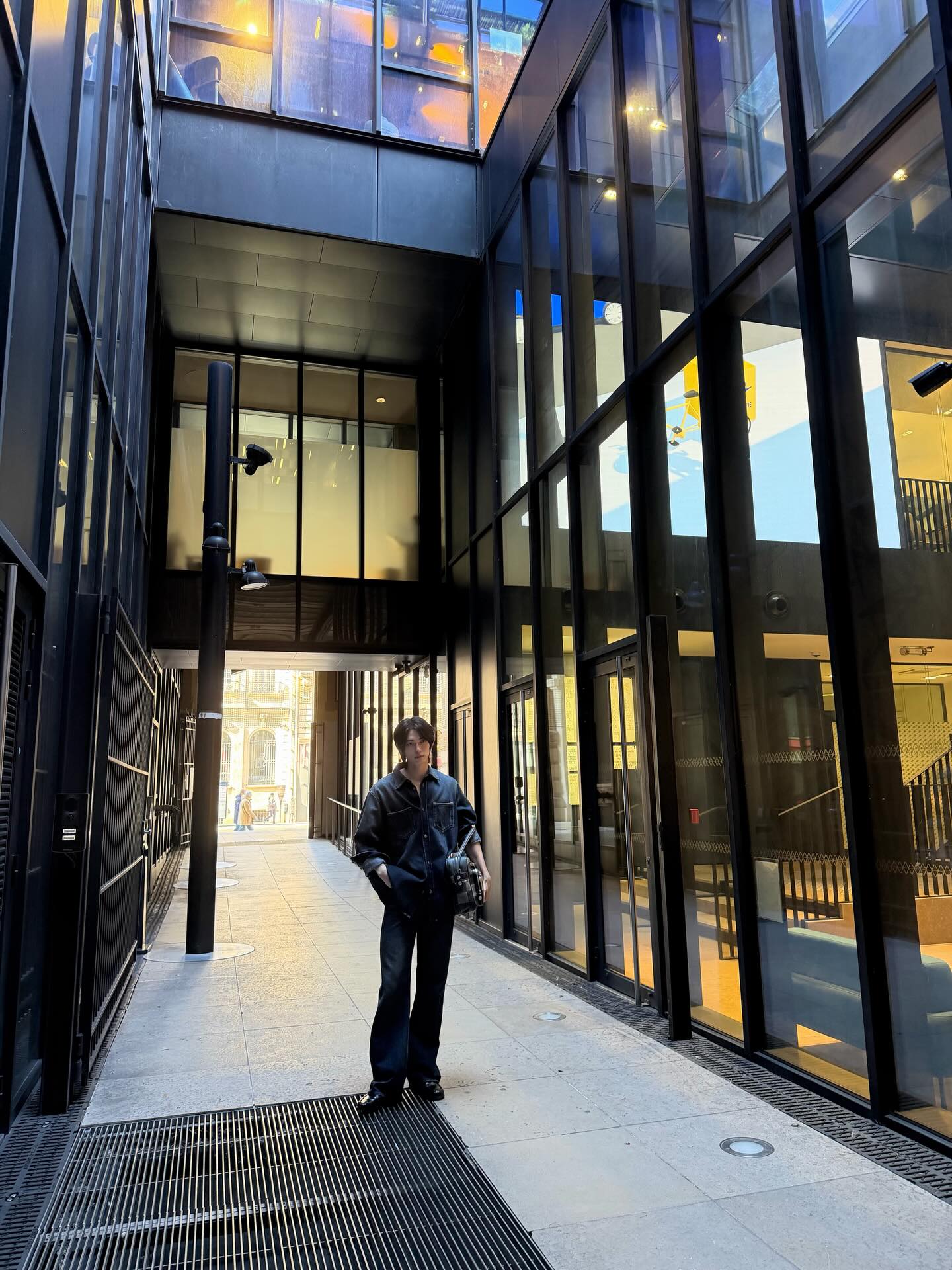 วิน - เมธวิน โอภาสเอี่ยมขจร