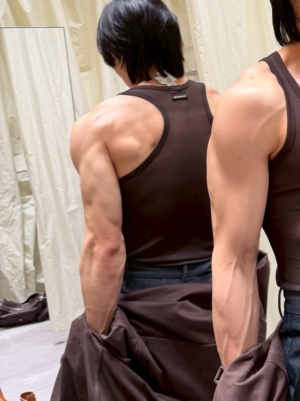 วิน - เมธวิน โอภาสเอี่ยมขจร