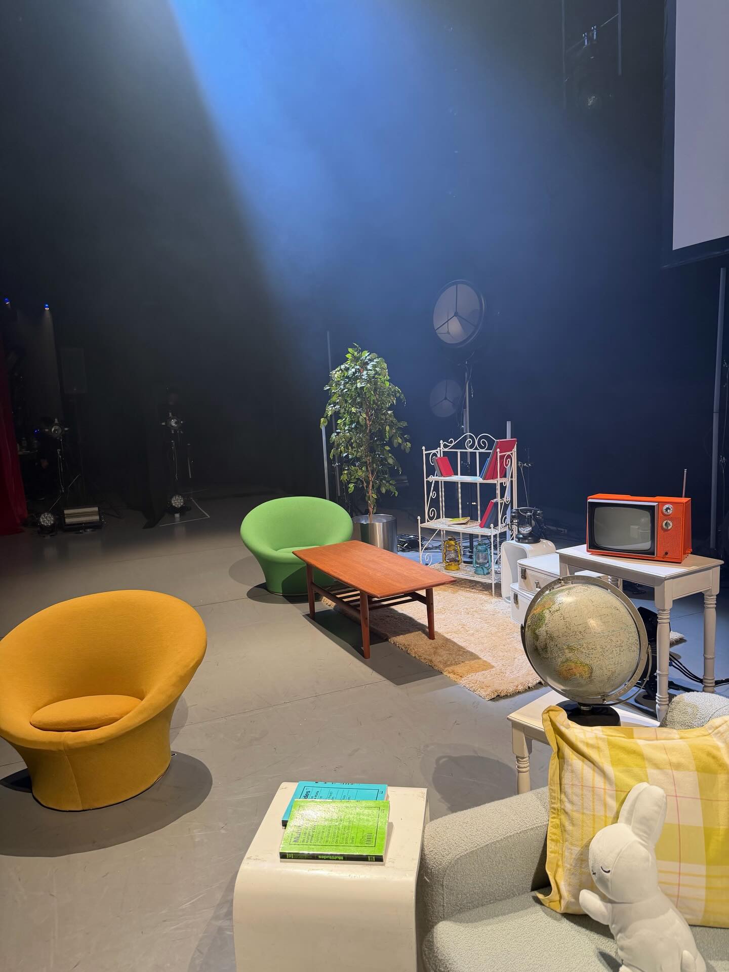 วิน - เมธวิน โอภาสเอี่ยมขจร