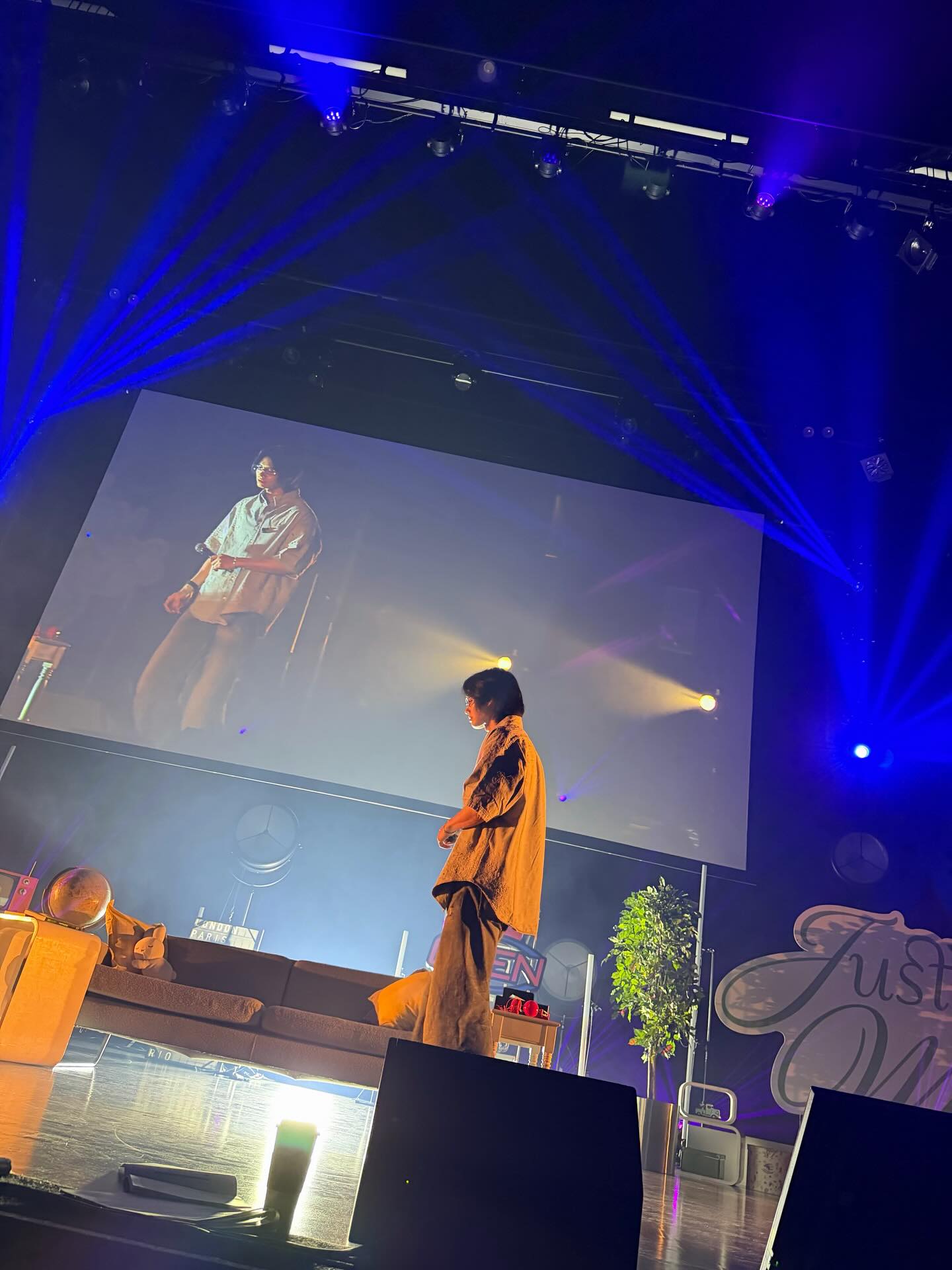 วิน - เมธวิน โอภาสเอี่ยมขจร