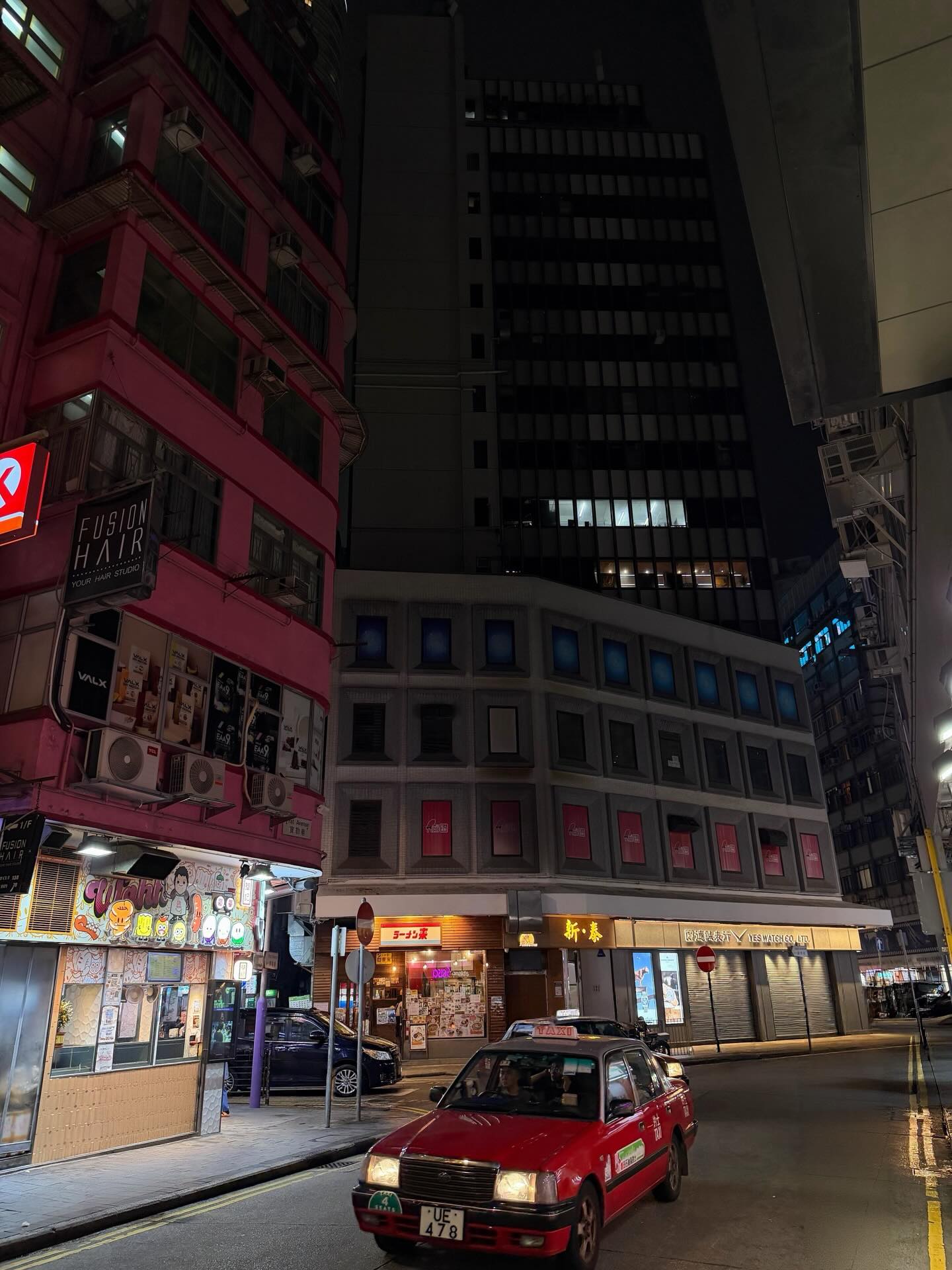 วิน - เมธวิน โอภาสเอี่ยมขจร