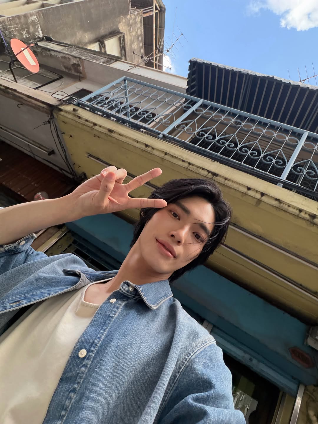 วิน - เมธวิน โอภาสเอี่ยมขจร