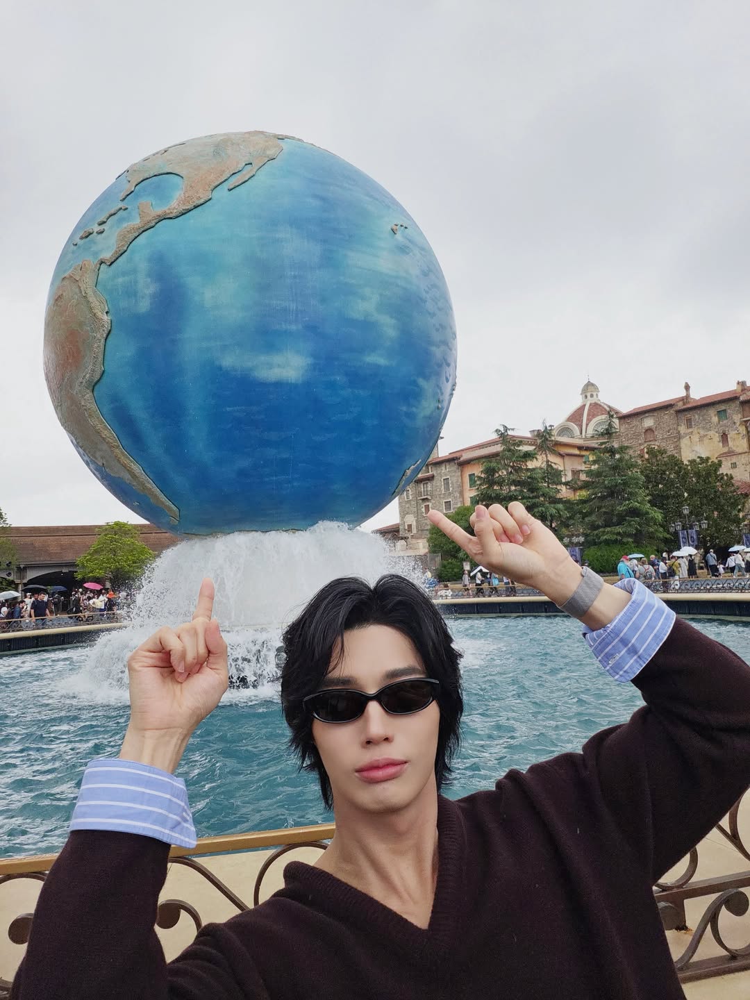 วิน - เมธวิน โอภาสเอี่ยมขจร