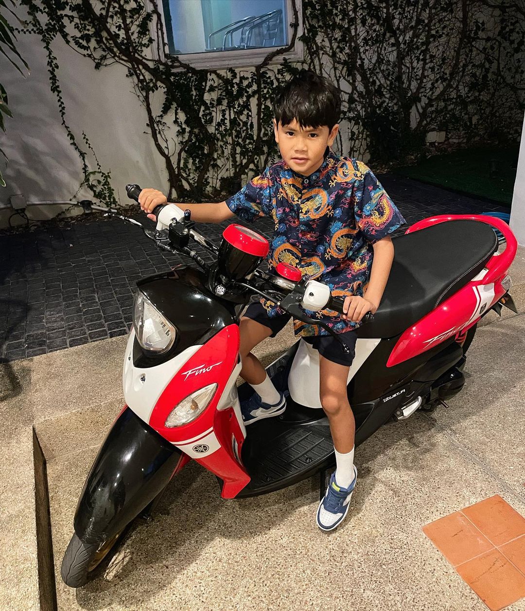 ทาทา ยัง