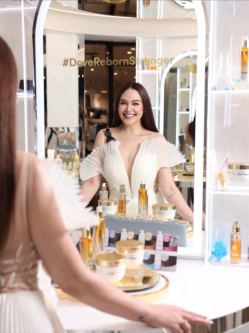 ทาทา ยัง