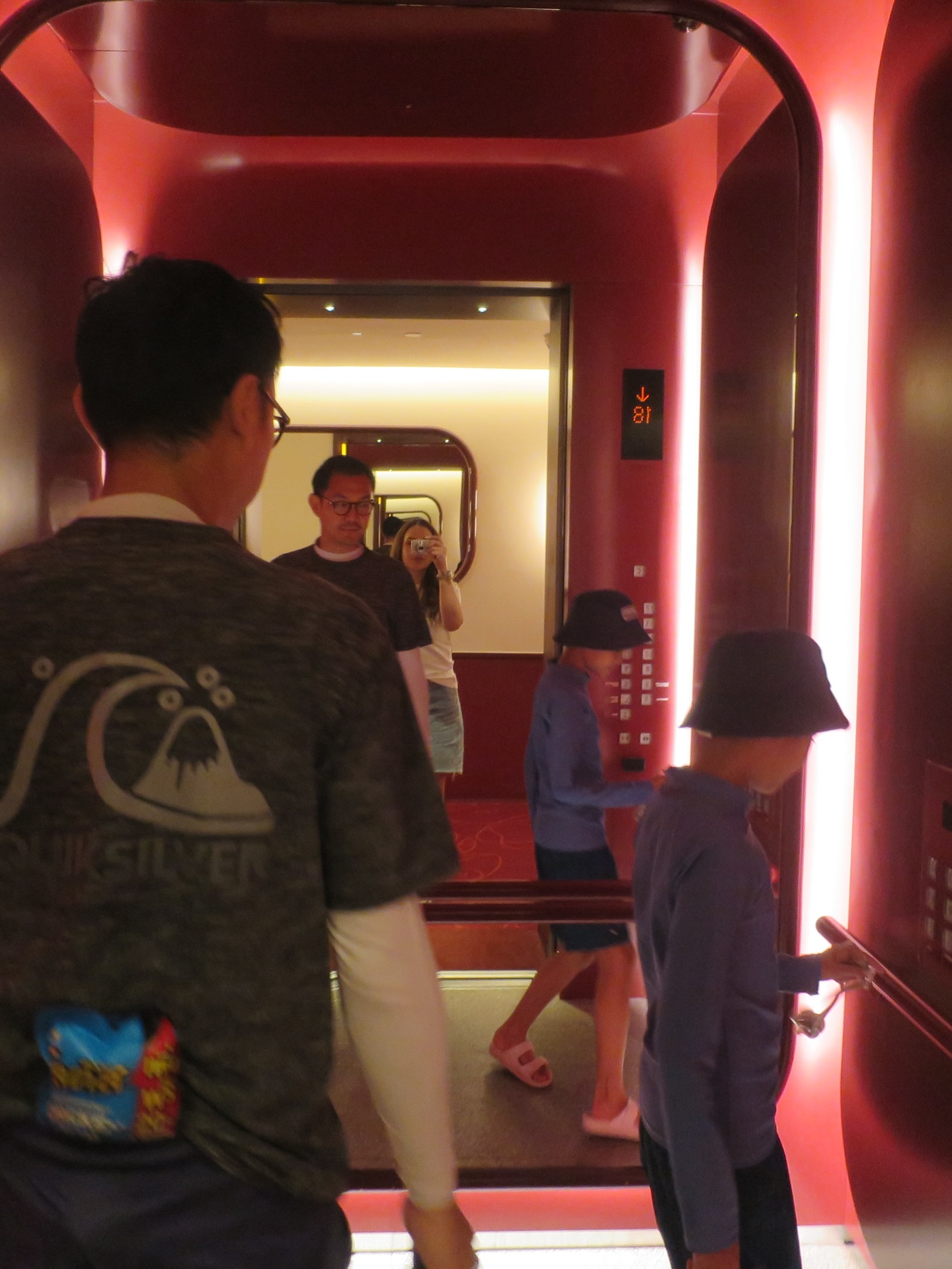 ทาทา ยัง