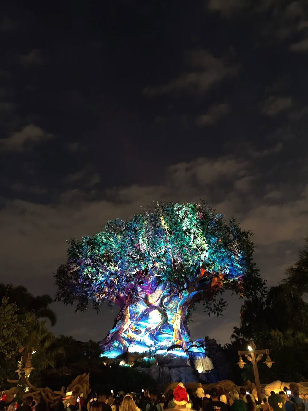 บูม - กิตตน์ก้อง ขำกฤษ