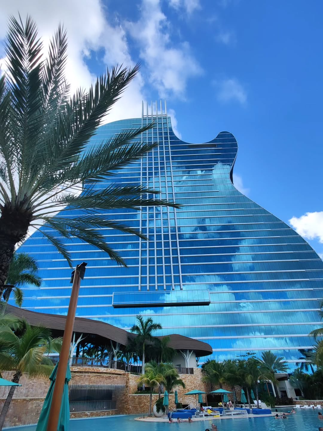 บูม - กิตตน์ก้อง ขำกฤษ