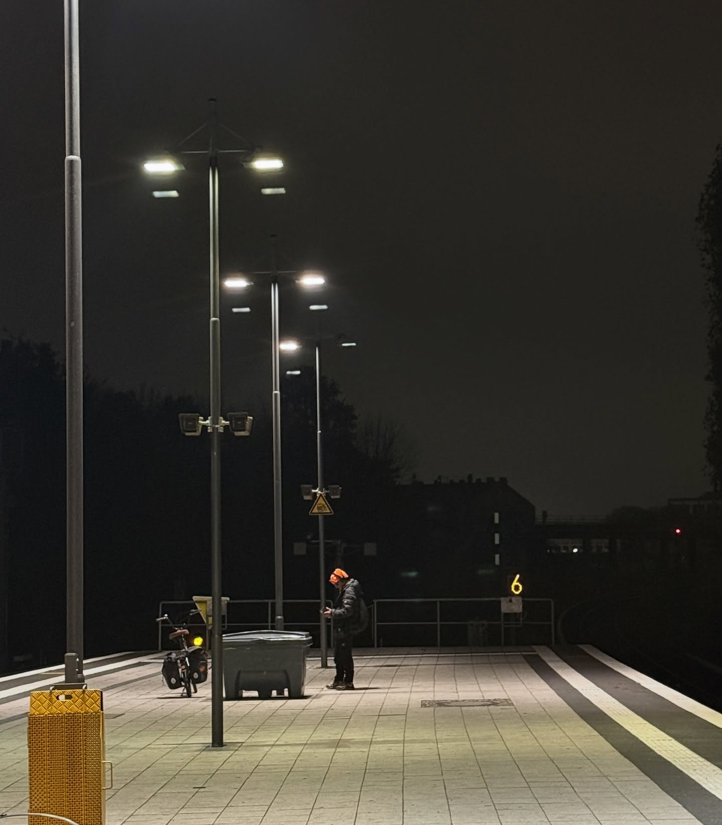 เปรม - วรุศ ชวลิตรุจิวงษ์