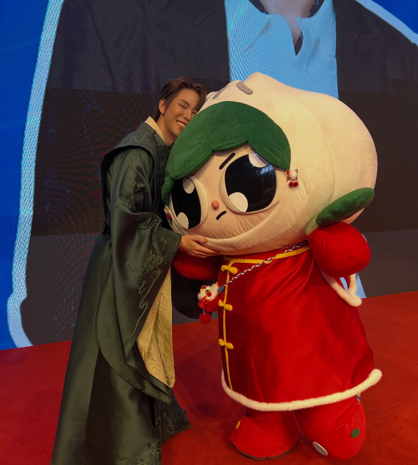 เปรม - วรุศ ชวลิตรุจิวงษ์